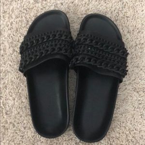 Kendall and Kylie black slides